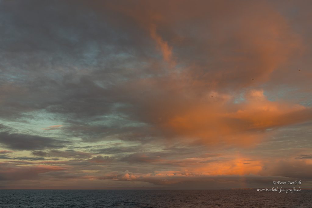 Ein besonderer Morgen mit einem besonderem Sonnenaufgang auf dem Nordatlantik.